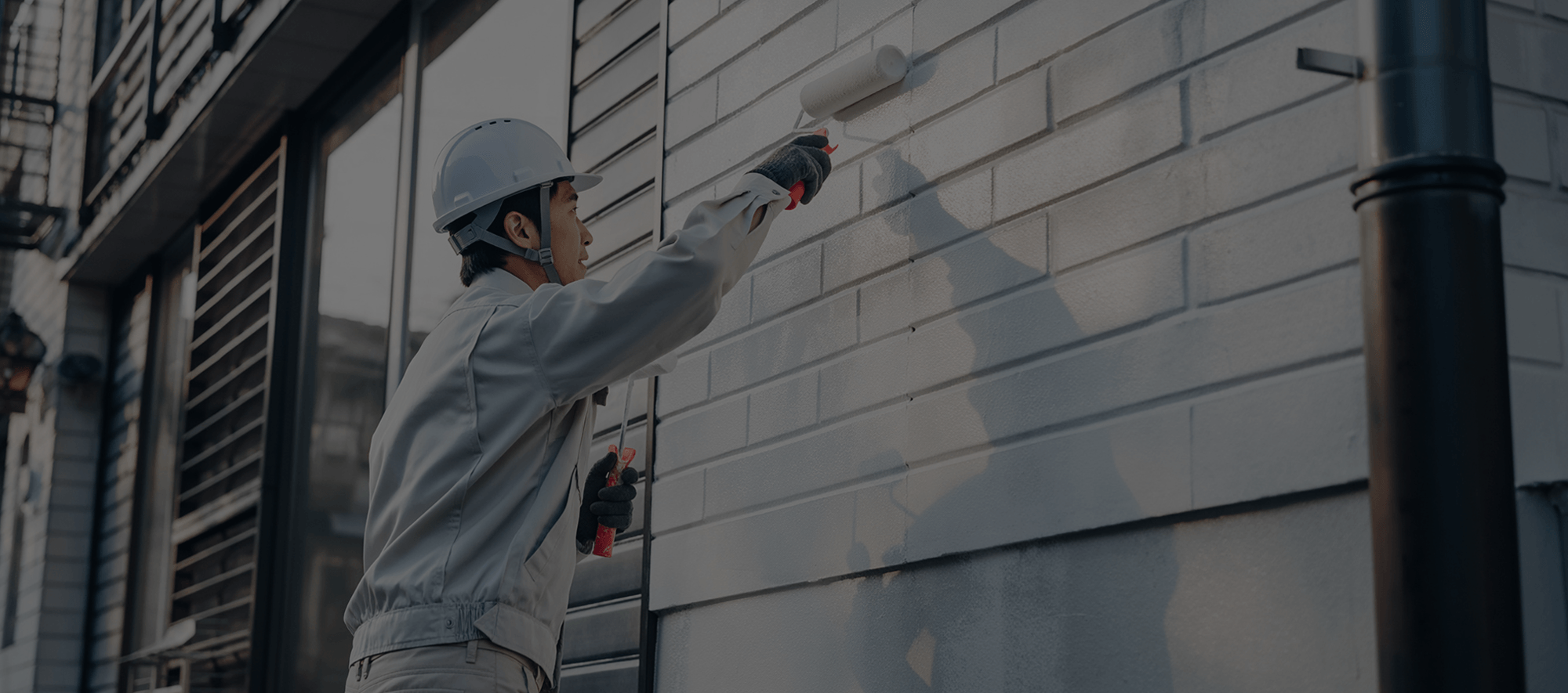 補修と塗装で、建物に新しい命を